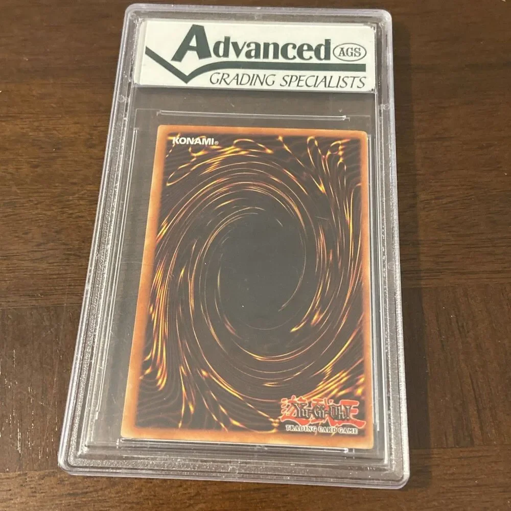 2002 YU-GI-OH! STARTER DECK: YUGI #033 THE STERN MYSTIC Graded 10